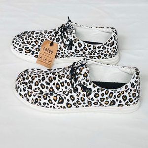 NEW Kimmy Cheetah Animal Print Slip On Casual Walking Shoes by Crevo. Size 7.